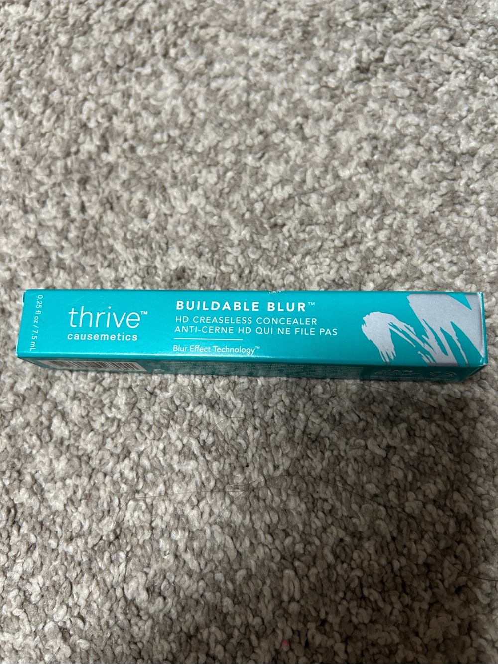thrive causemetics Buildable Blur HD Creaseless Concealer Light Medium